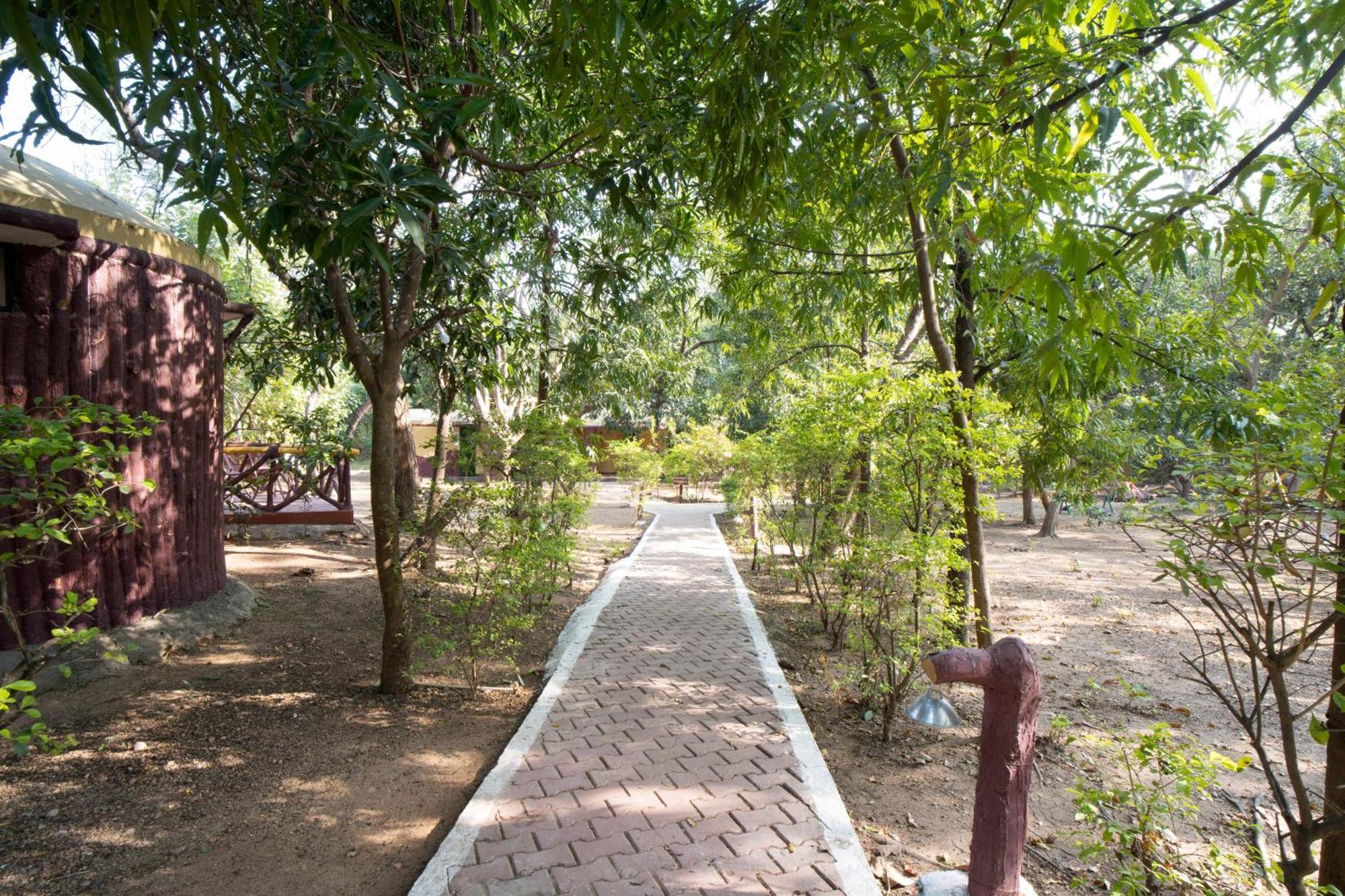 Hotel Treebo Premium Mowgli'S Den, Pench Khawāsa Exterior foto